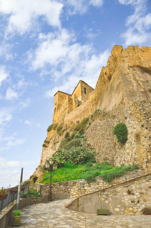 Casa Castello Hotel Rocca Imperiale Buitenkant foto